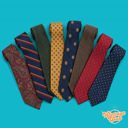 KiloBox Cravatte Vintage al Kg WintageClub — cravatte vintage in seta e lana: paisley, regimental, stemmi, pois e tinta unita